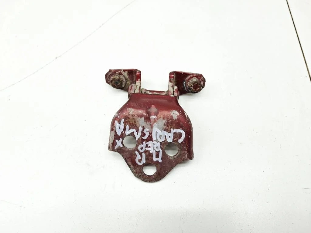 Петля двери передней Mitsubishi Carisma 2000 DA