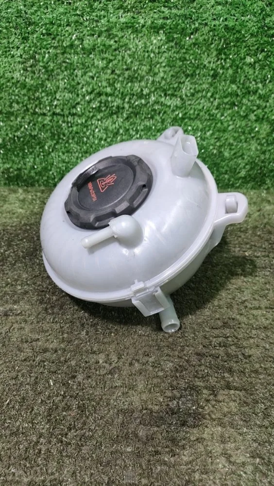 Бачок расширительный Volkswagen Tiguan 2021 5Q0121407AA 2 CZDA