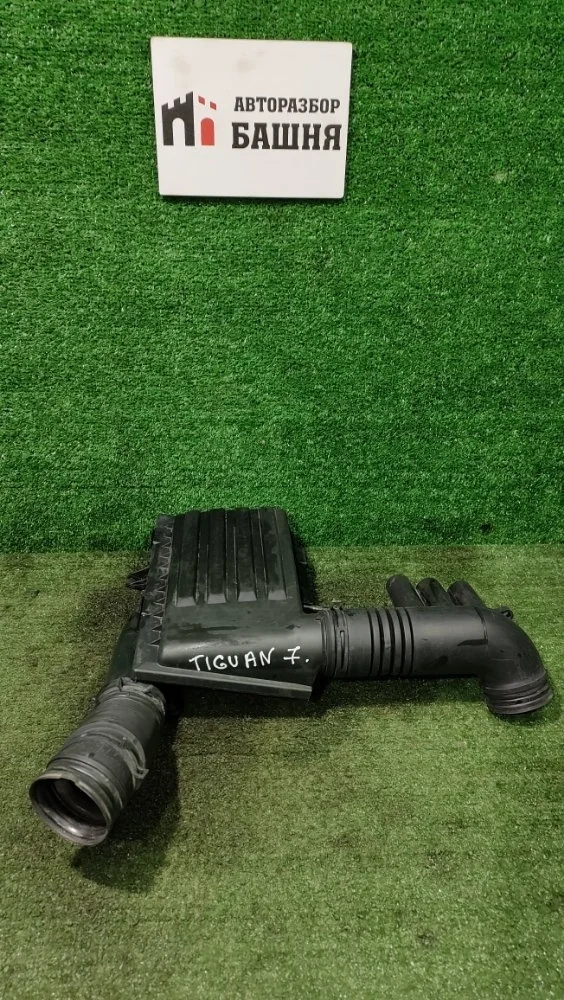 Корпус воздушного фильтра Volkswagen Tiguan 2021 04E129611G 2 CZDA