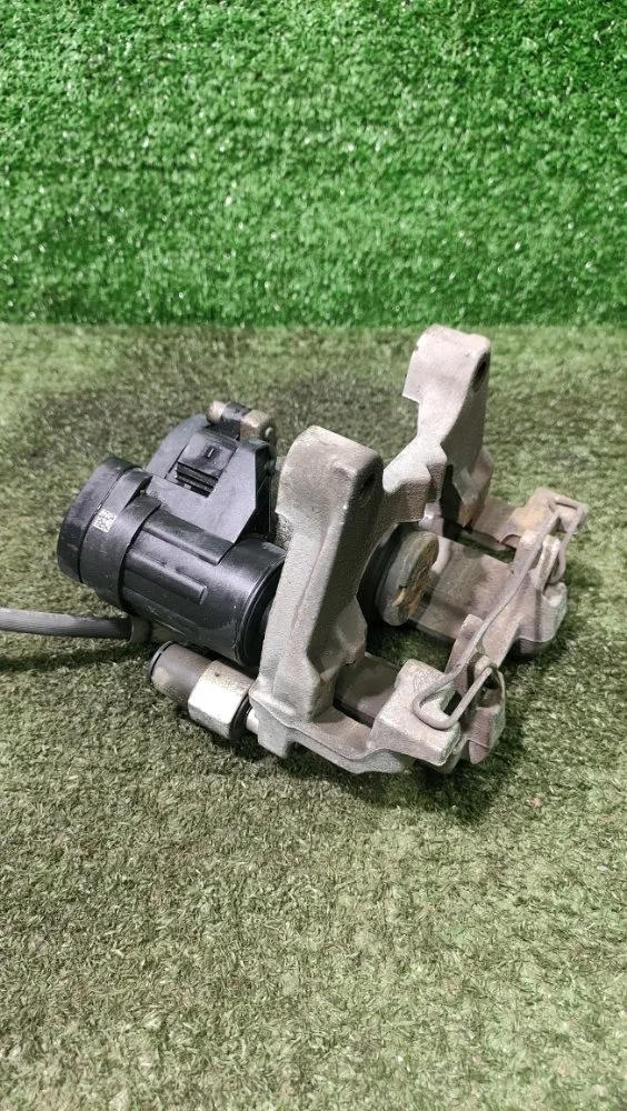 Суппорт Volkswagen Tiguan 2021 3Q0615423 2 CZDA, задний левый