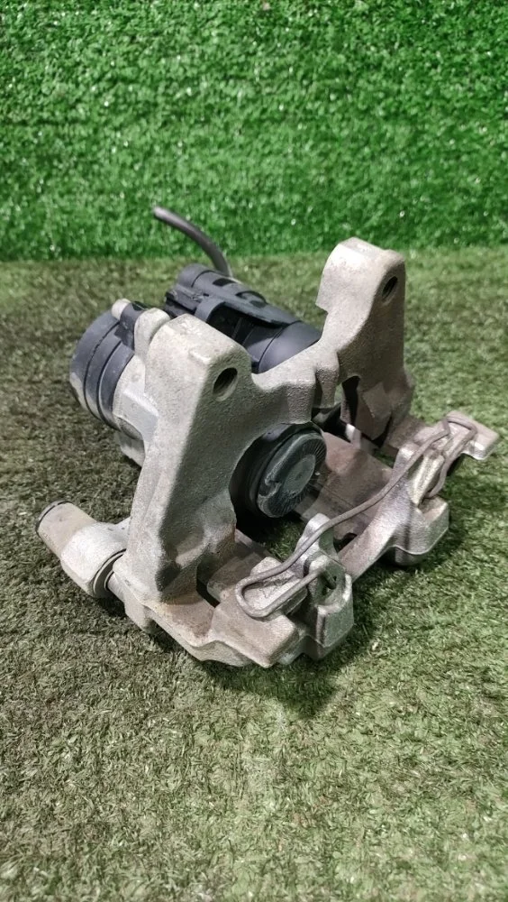 Суппорт Volkswagen Tiguan 2021 3Q0615424 2 CZDA, задний правый