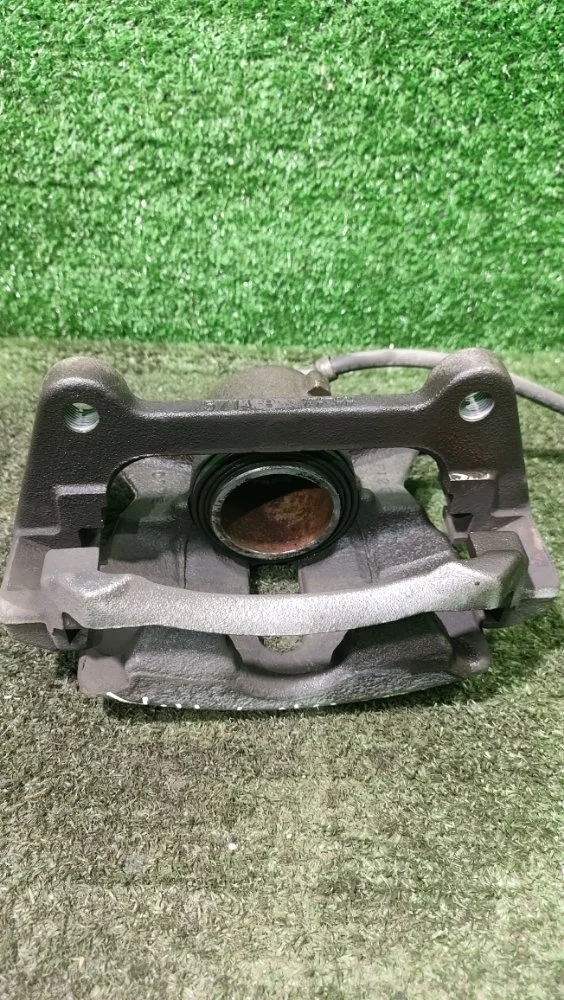 Суппорт Volkswagen Tiguan 2021 8V0615124D 2 CZDA, передний правый