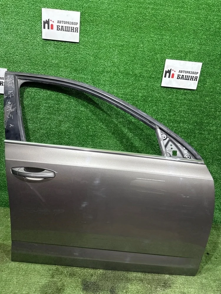 Дверь Skoda Octavia 5EU831052A A7, передняя правая