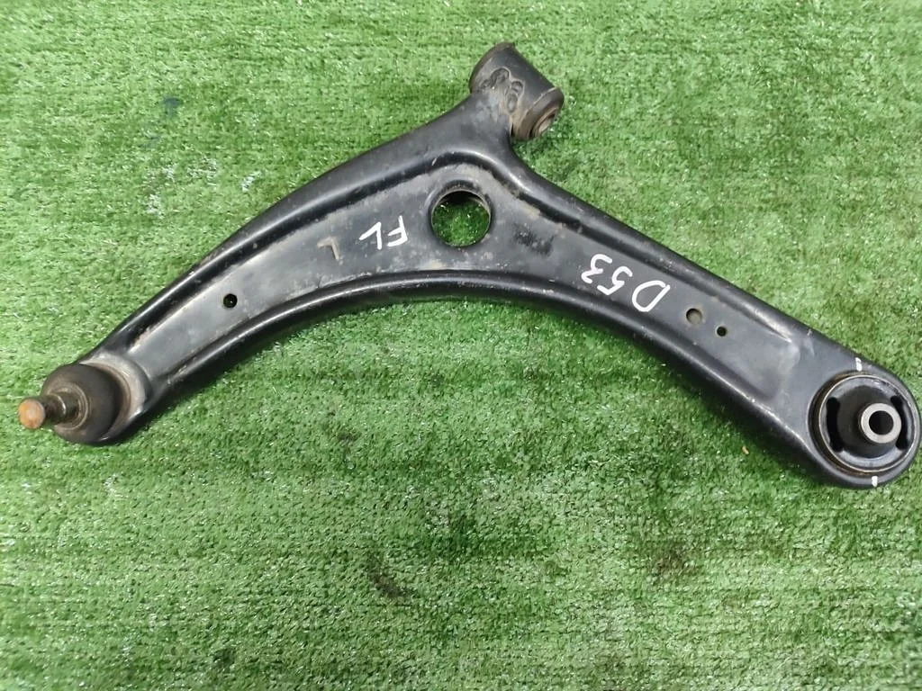 Б.у. рычаг MITSUBISHI Delica D5 CV MITSUBISHI Delica D5 CV