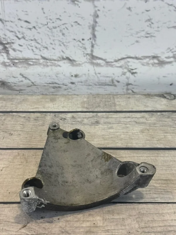 Кронштейн компрессора кондиционера Audi A6 2008 C6