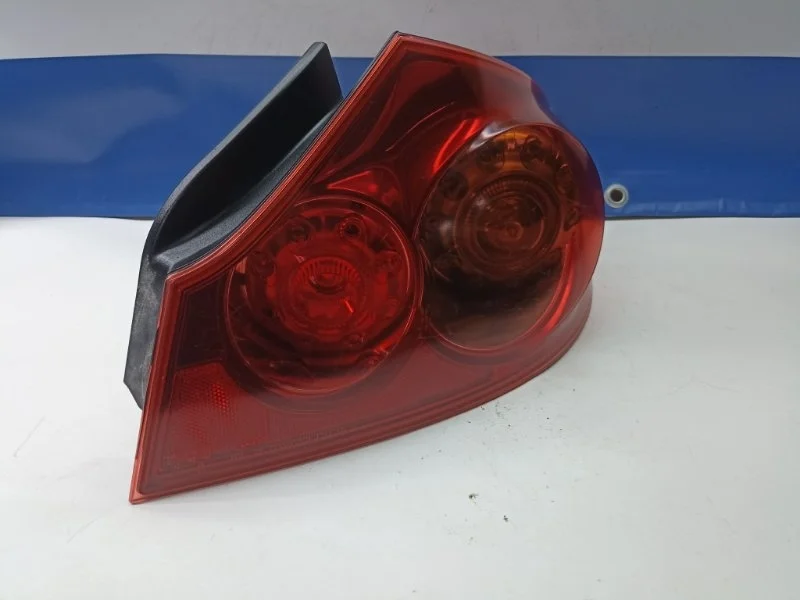 Фонарь Nissan Skyline 2011 26550JK000 PV36, задний правый