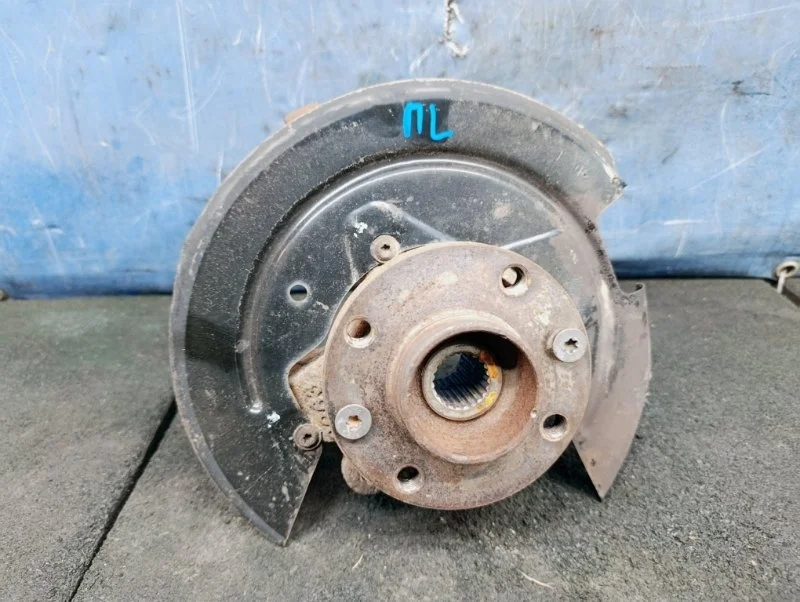 Кулак со ступицей Renault Sandero 2013 400158094R BS11 1.6 K7M710, передний левый