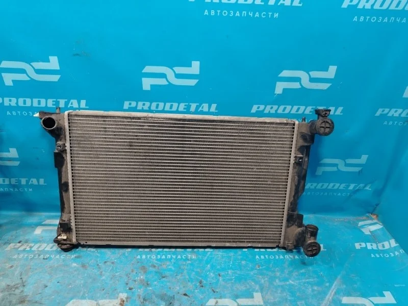 Радиатор охлаждения двигателя Toyota Avensis