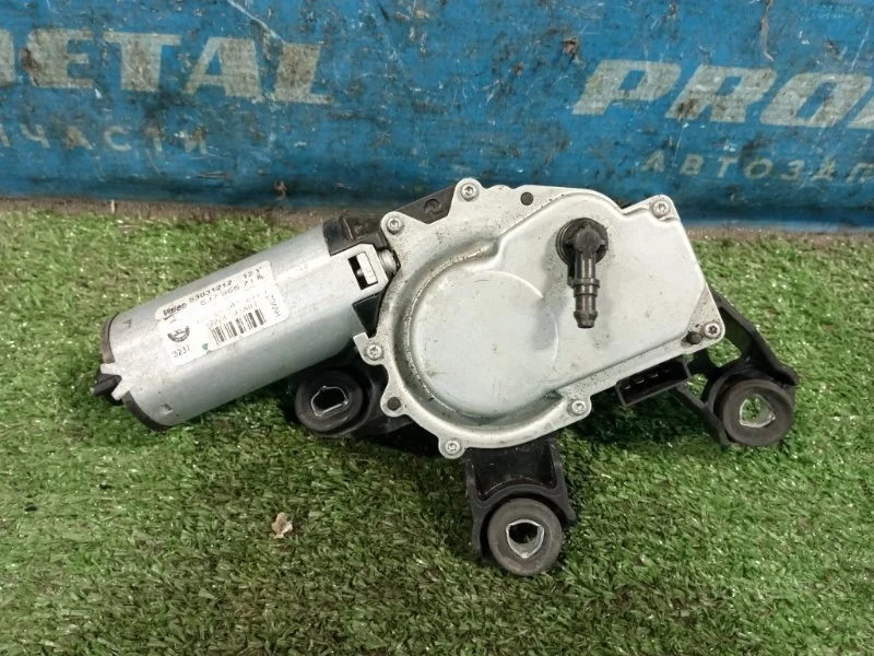 Моторчик стеклоочистителя задний Skoda Fabia BZG