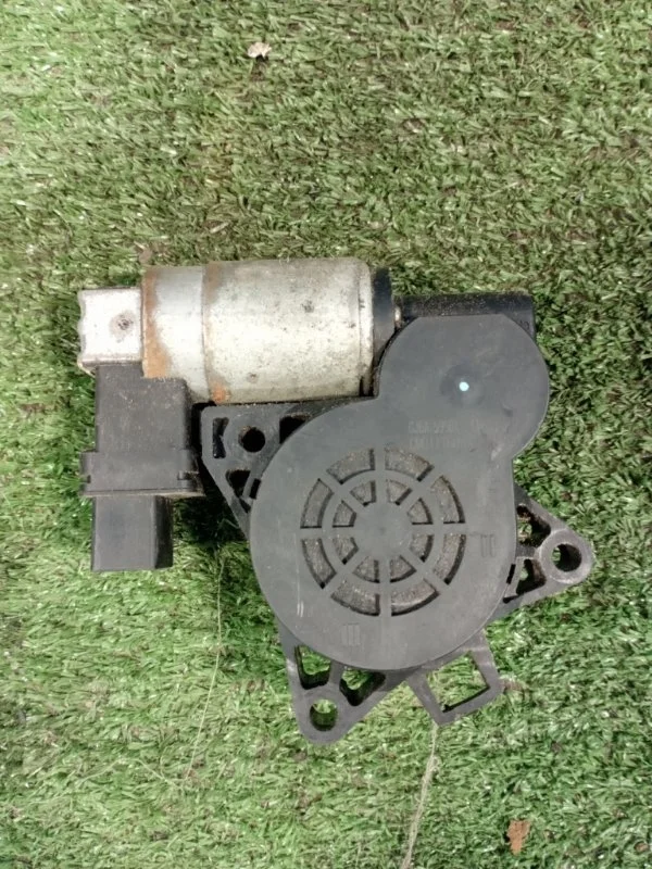 Моторчик стеклоподъемника передний левый Mazda 3