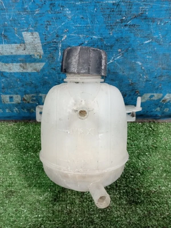 Бачок расширительный Renault Sandero 2009-2014