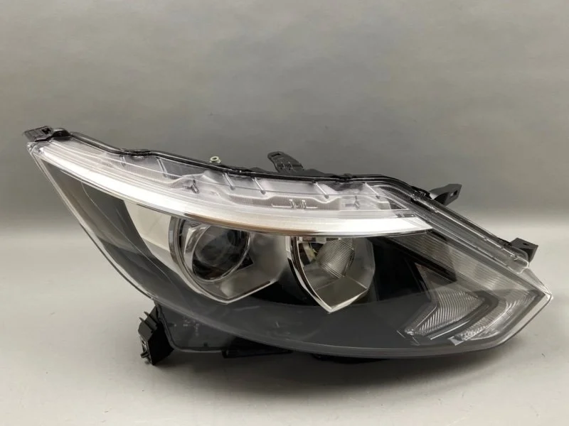 Фара Nissan Qashqai 2013-2017 260104EH1A J11, правая