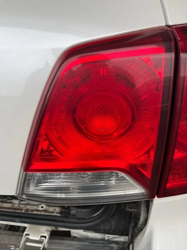 Фонарь задний внутренний правый TOYOTA Land Cruiser 2015 8158160280 URJ200 1VD-FTV 4.5