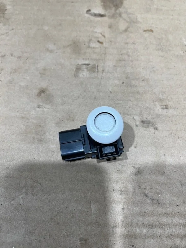 Датчик парковки Toyota Land Cruiser 2015 8934133190A1 URJ200 1VD-FTV 4.5, передний левый