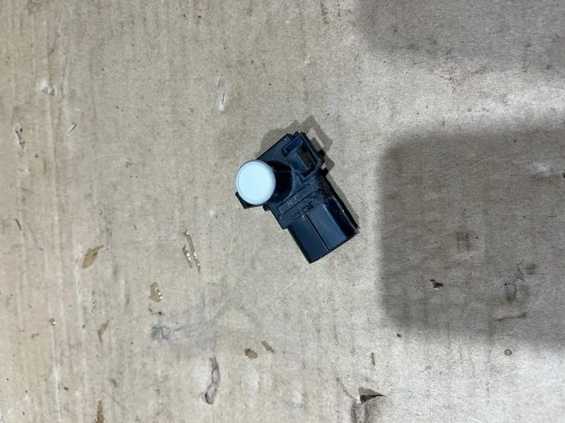 Датчик парковки Toyota Land Cruiser 2015 8934133190A1 URJ200 1VD-FTV 4.5, передний правый