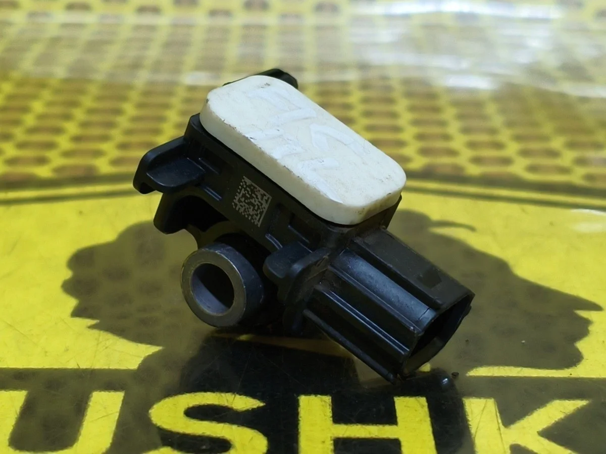 Датчик удара AIRBAG SRS Nissan Juke 2011 K88301EA0A F15 HR16DE, левый