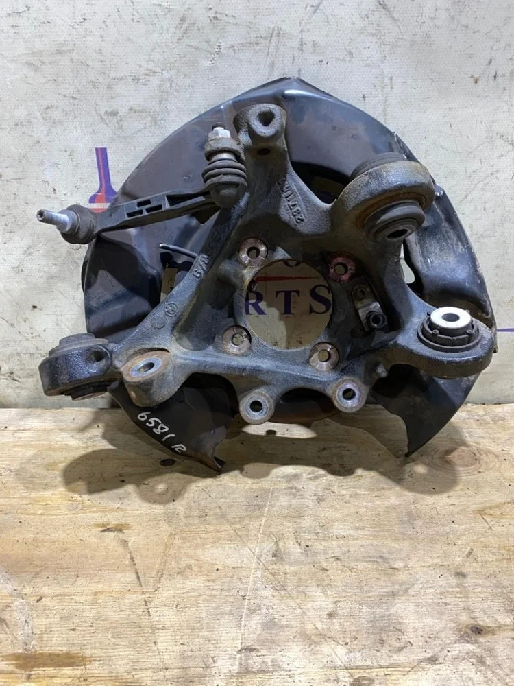 Кулак задний BMW X1 E84