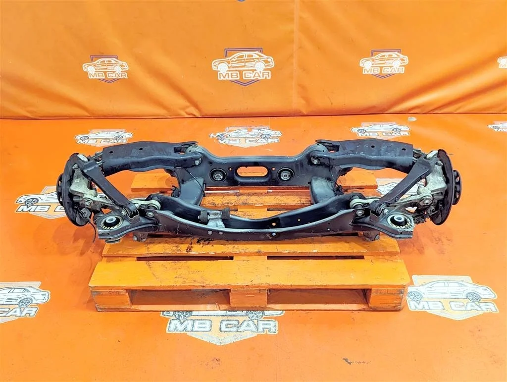 Подрамник задний Mercedes-Benz