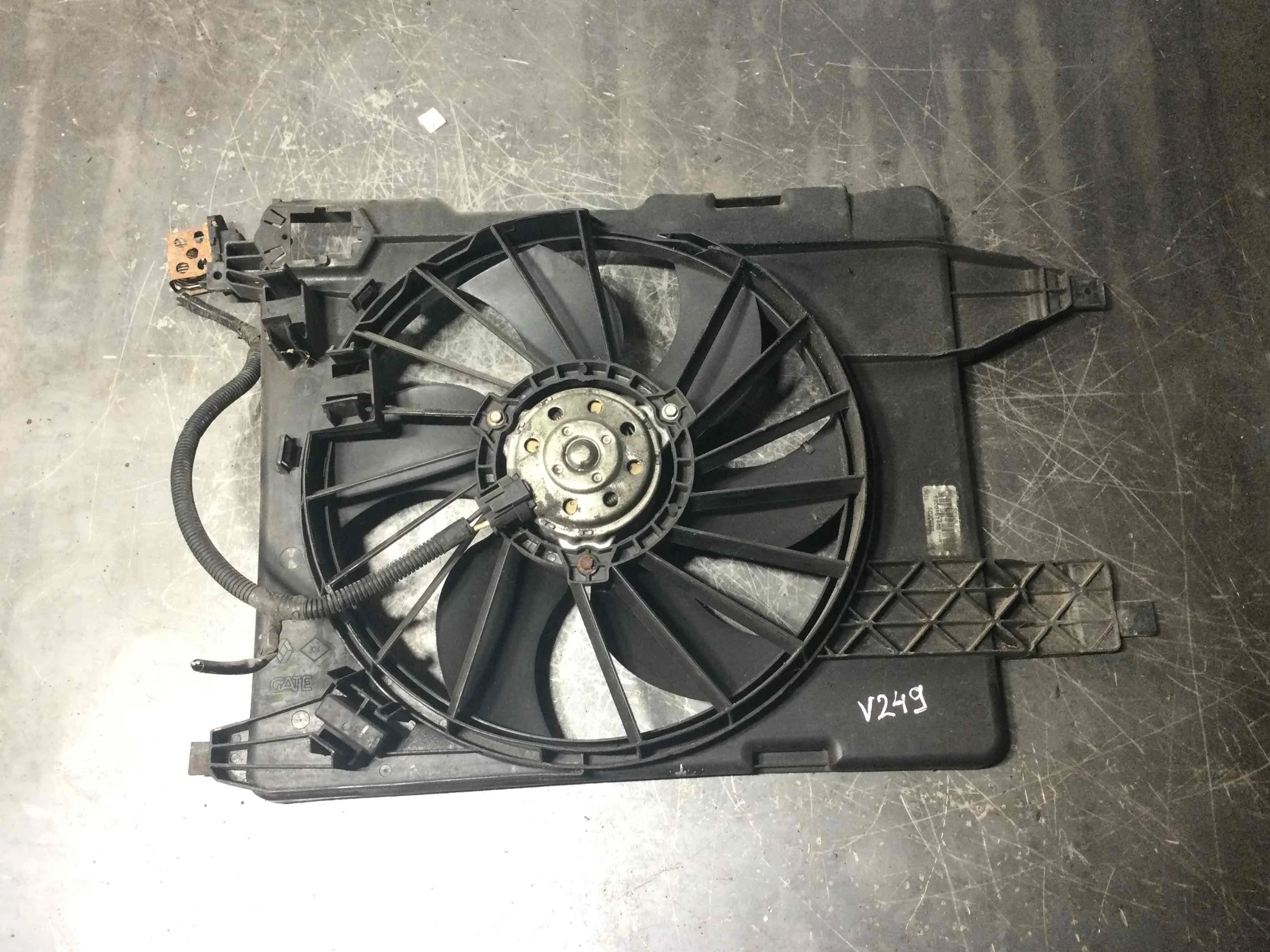 Вентилятор радиатора Renault Scenic 2 поколение (2003-2006) дизель 1.9 dCi Механика Минивэн