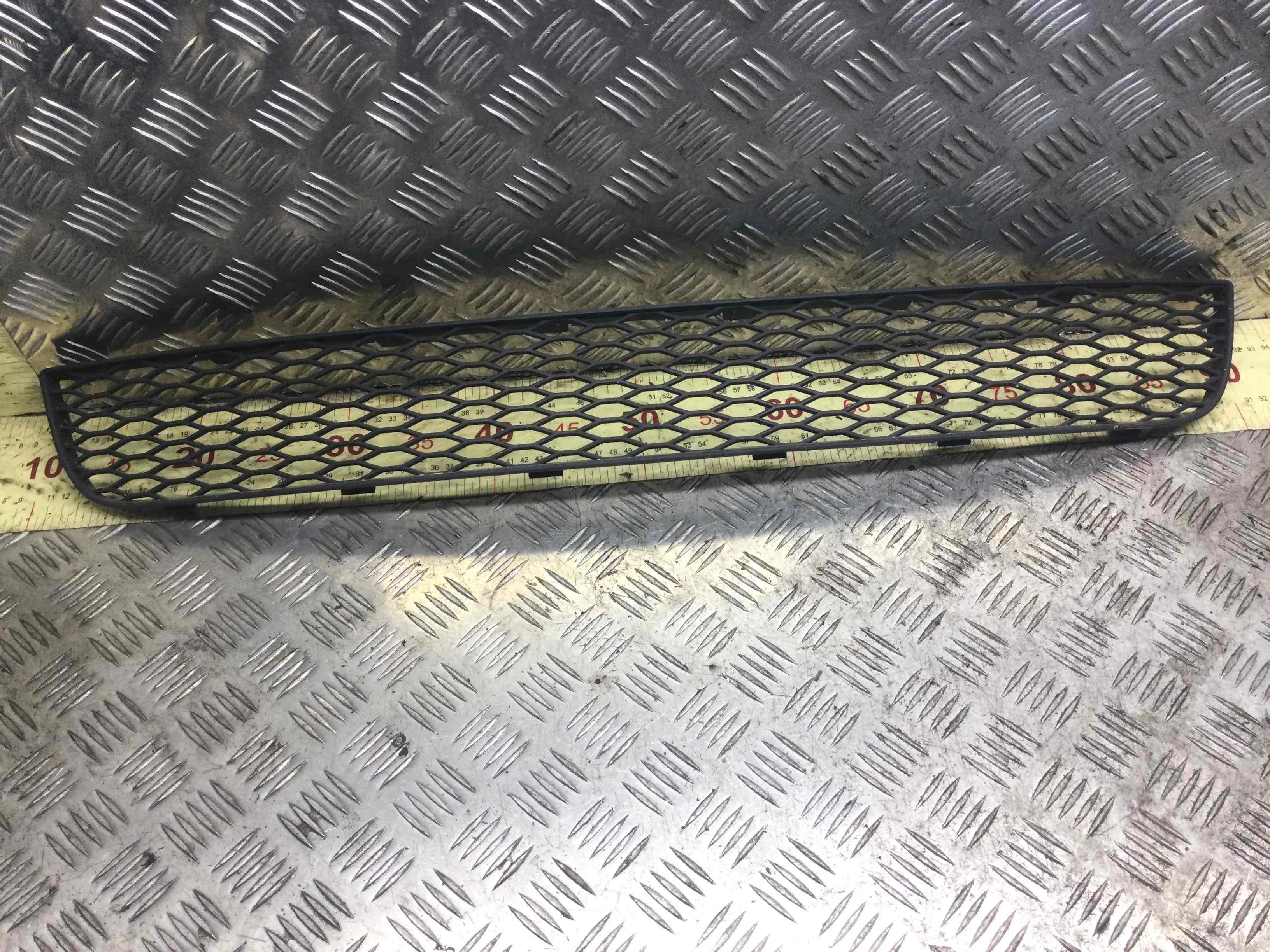 Заглушка (решетка) в бампер Audi TT TT (8N3) 1998 - 2006 бензин 1.8   Кабриолет