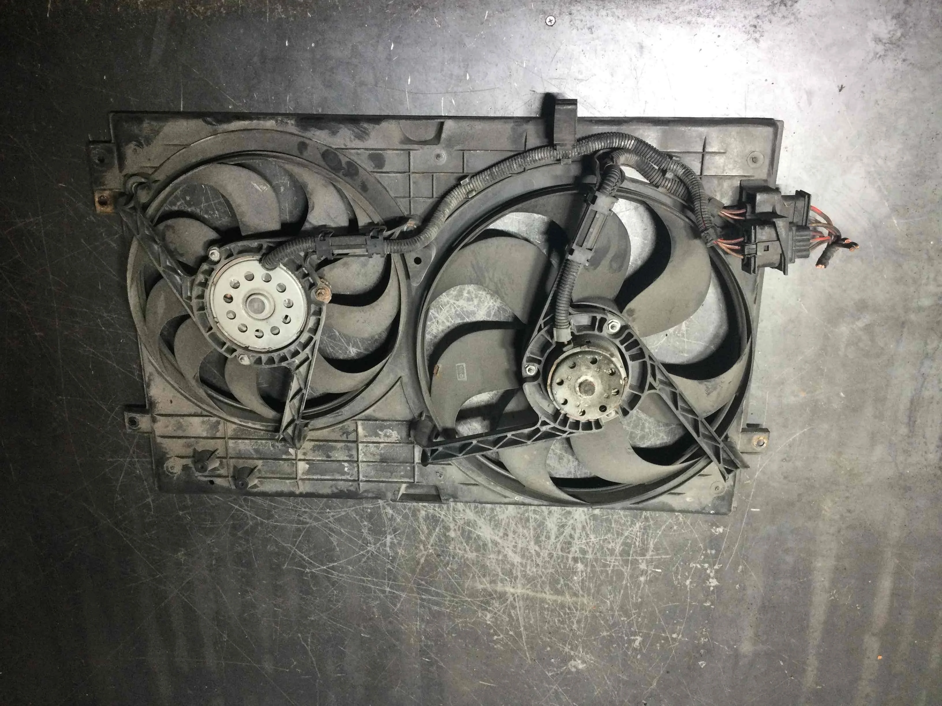 Вентилятор радиатора Volkswagen Bora Bora (1J) 1998 - 2005 дизель 1.9 td Механика Седан