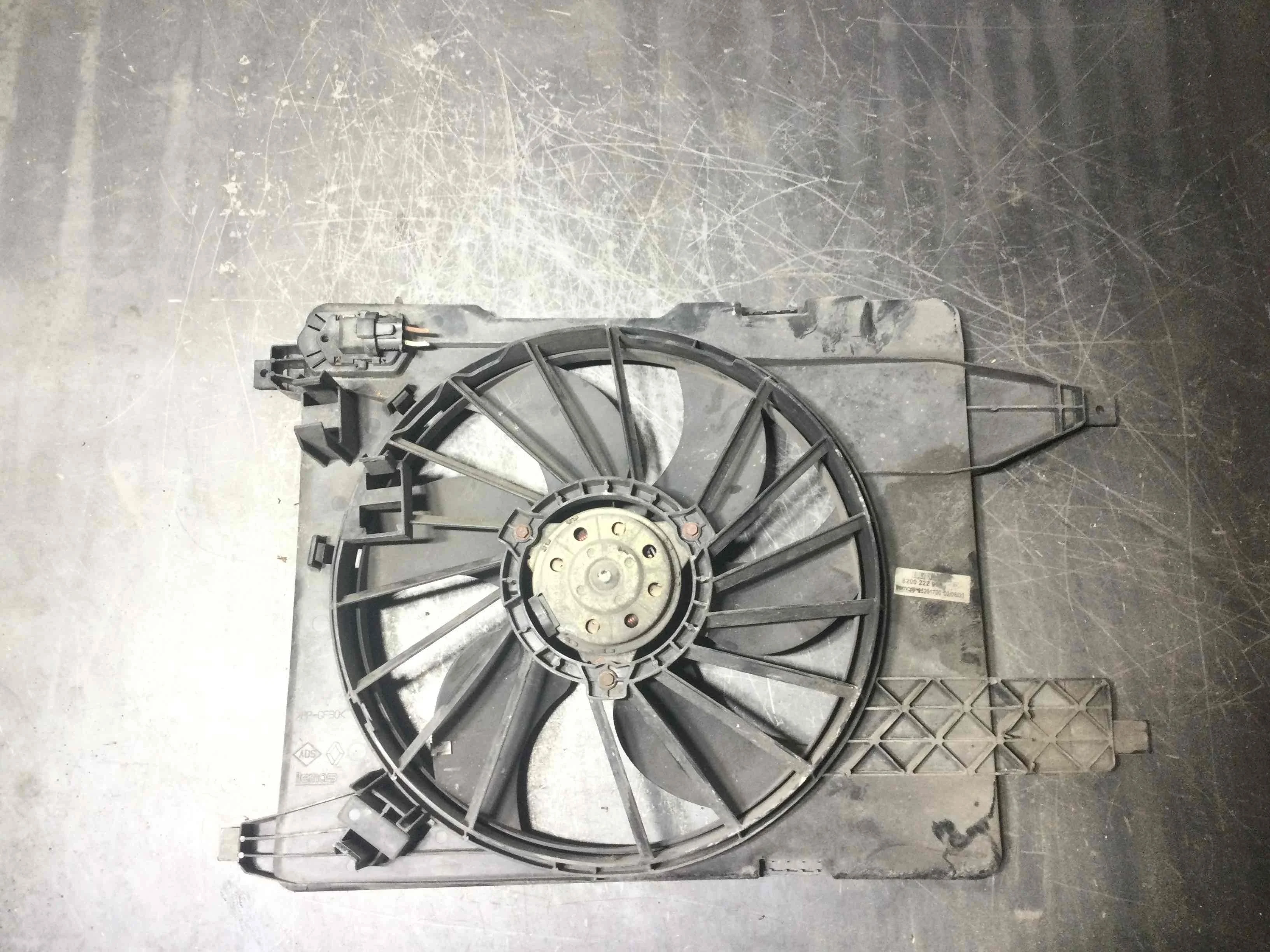 Вентилятор радиатора Renault Megane 1 поколение [рестайлинг] (1999-2003) бензин 2.0 i Механика Минивэн