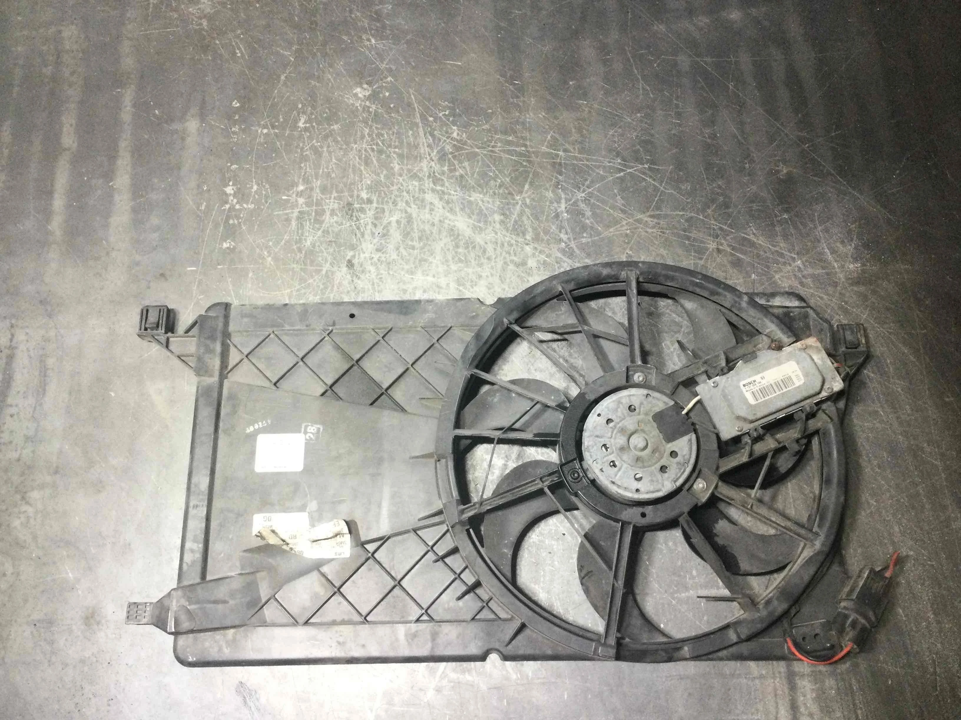 Вентилятор радиатора Ford Focus 2 поколение (2005-2008) бензин 1.8 i Механика Седан