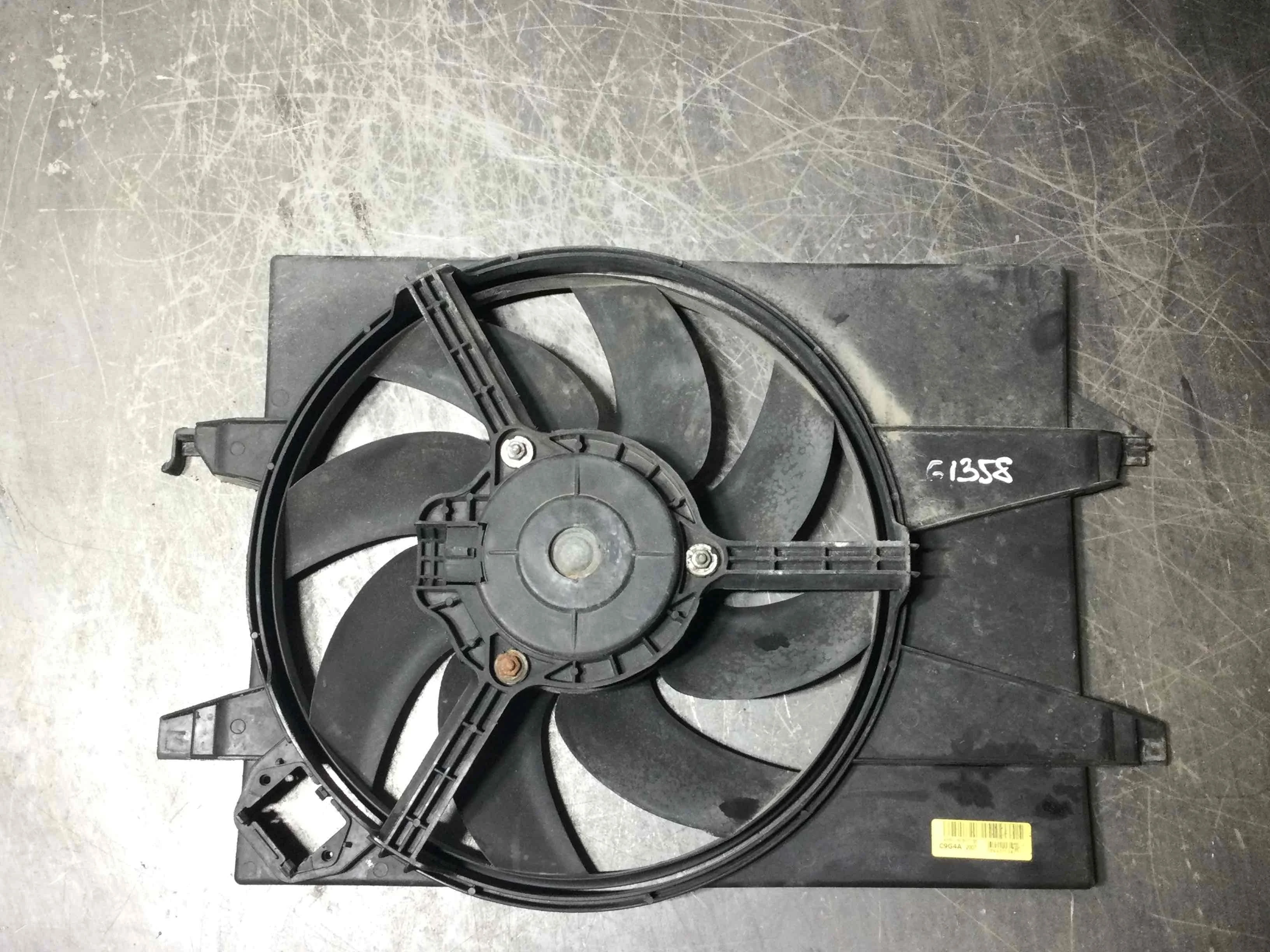 Вентилятор радиатора Ford Fiesta 5 поколение (2001-2007) бензин 1.4 i Механика Х/б