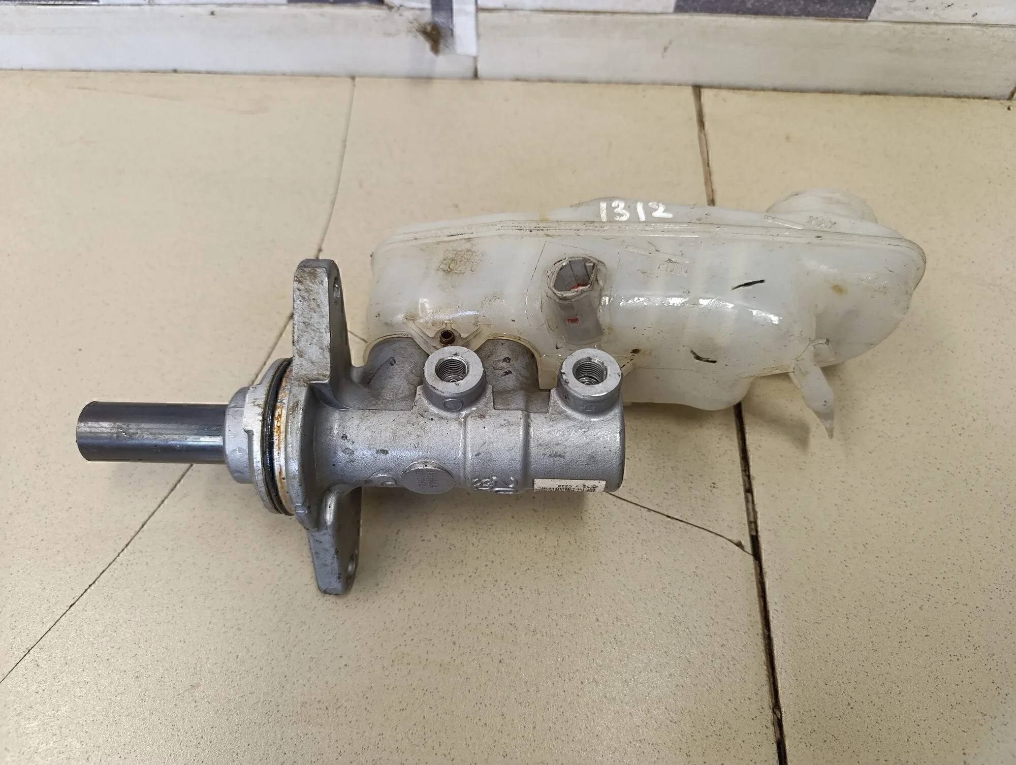 Цилиндр тормозной главный Corolla E15 2006-2013