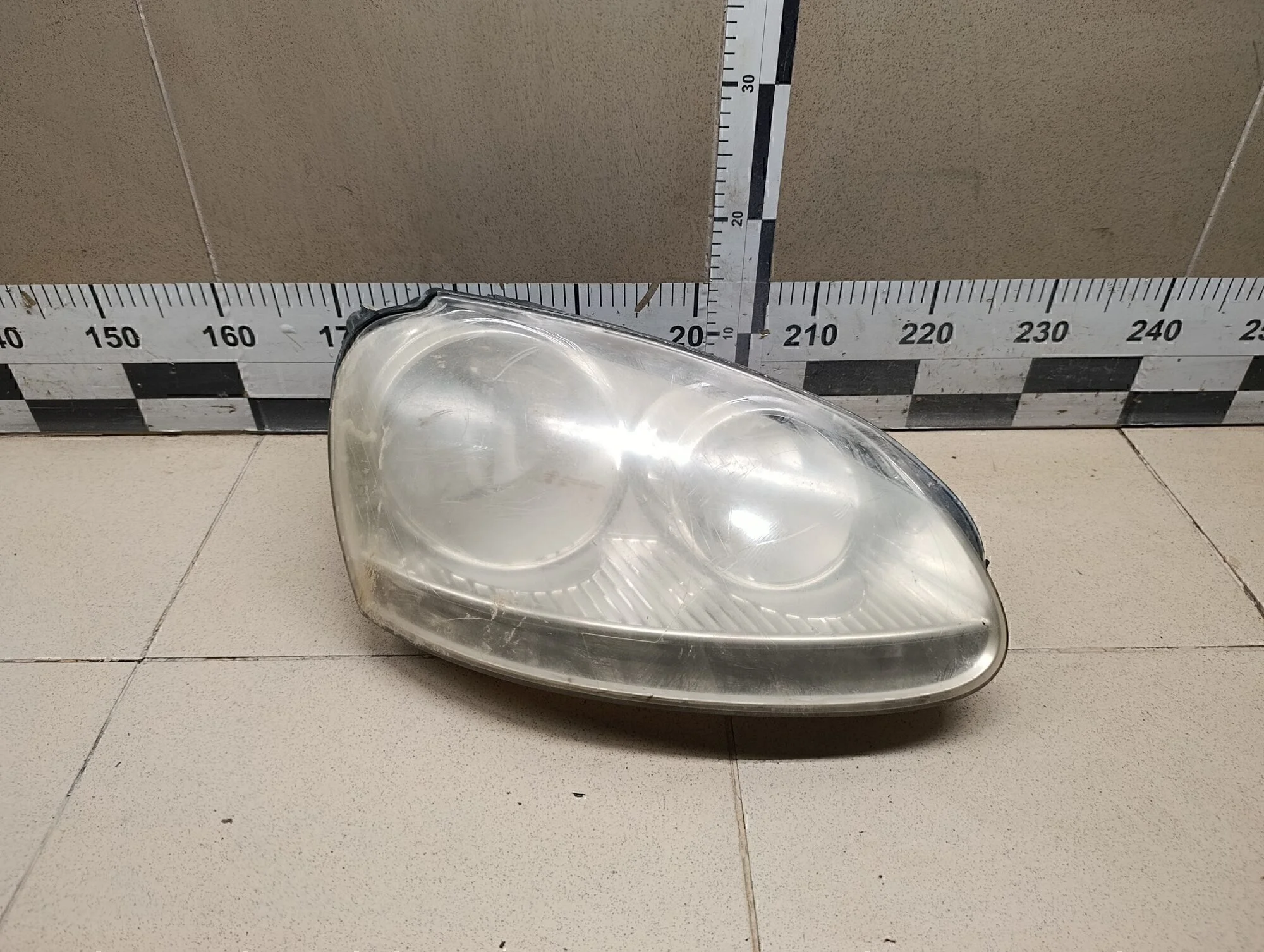 Фара правая Jetta 2006-2011