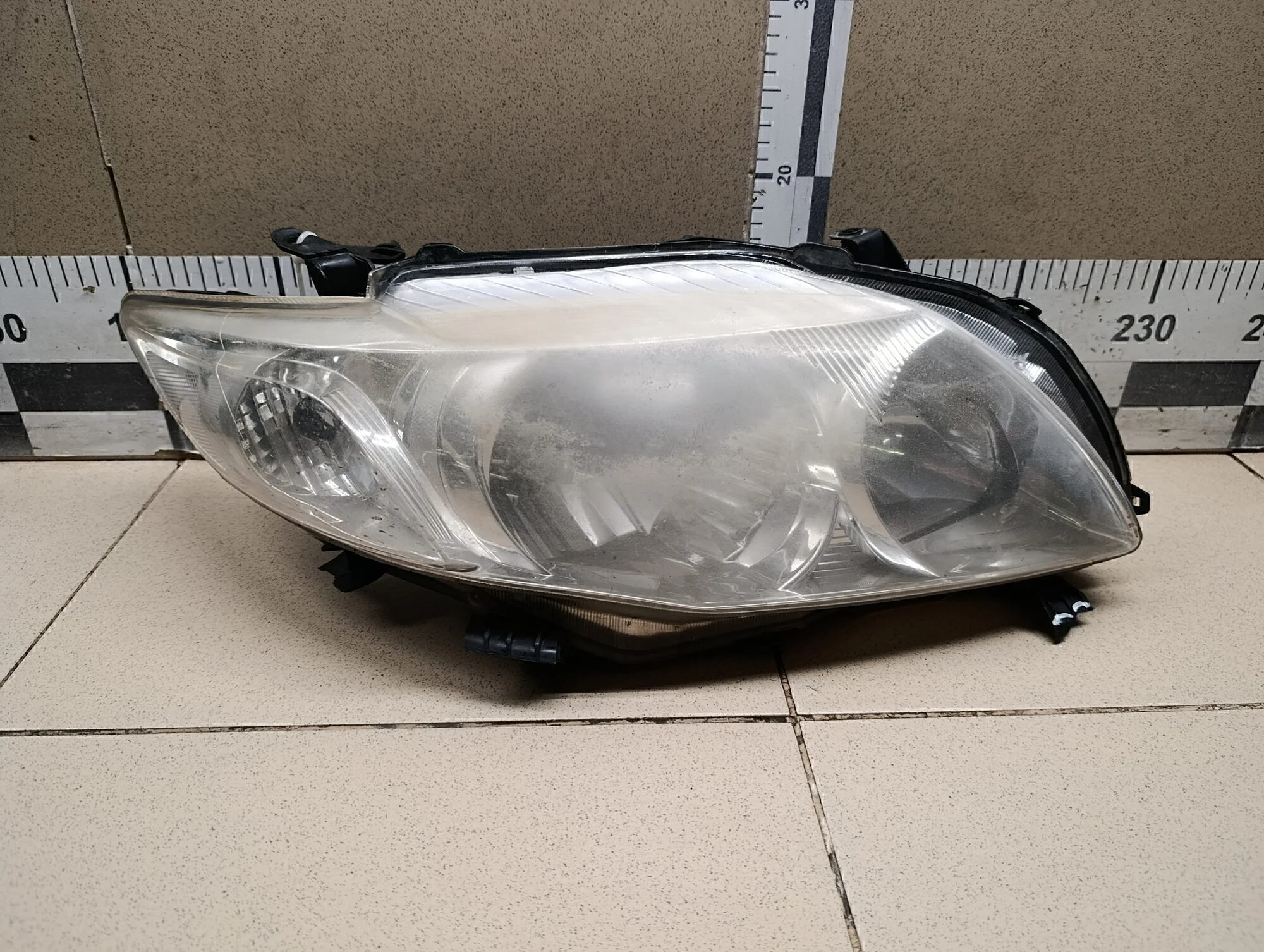 Фара правая Corolla E15 2006-2013