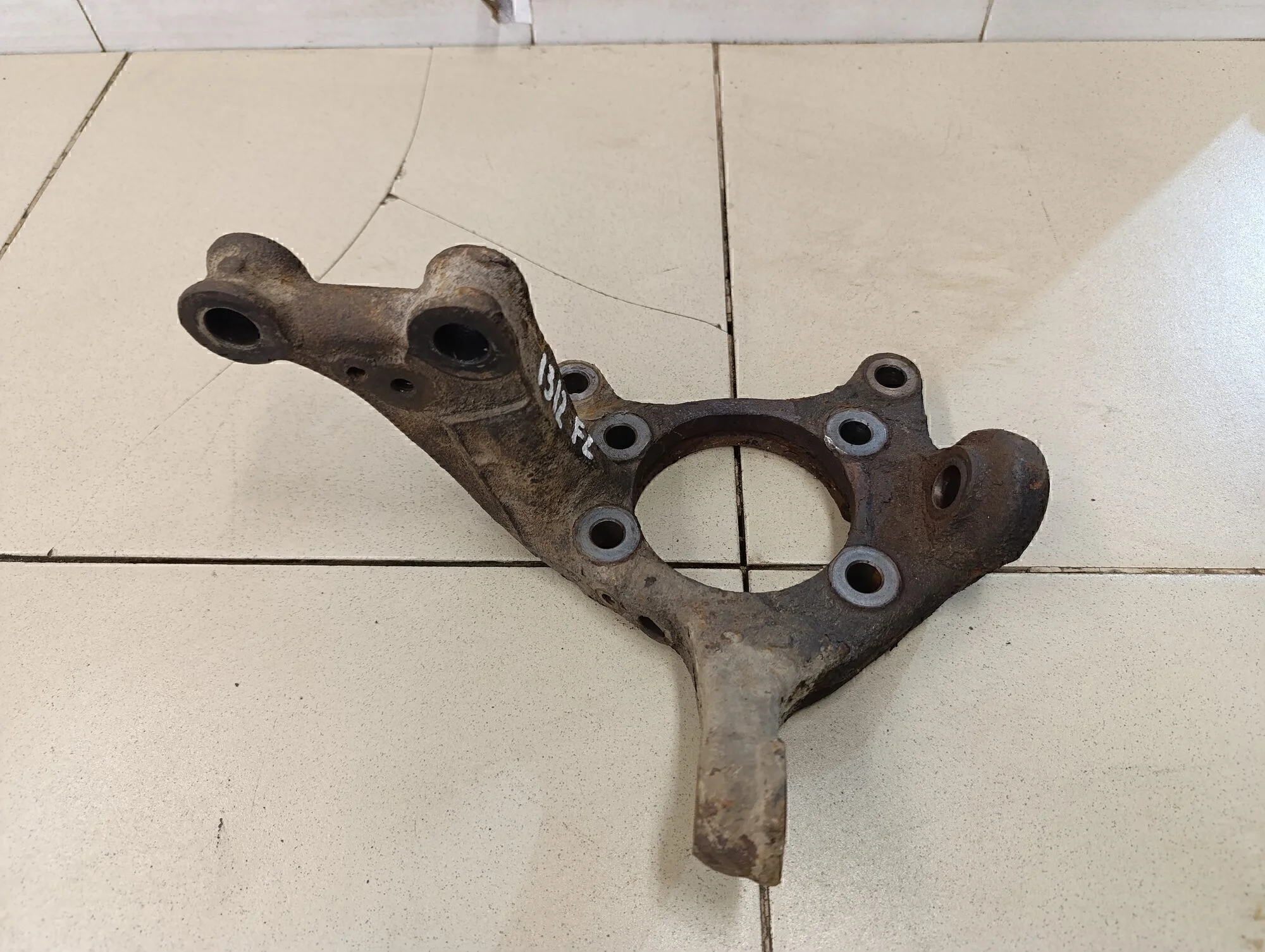 Кулак поворотный передний левый Corolla E15 2006-2013