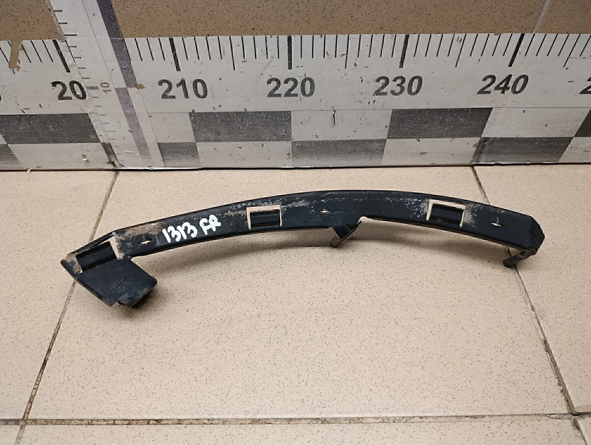 Кронштейн фар правый Cerato 2009-2013