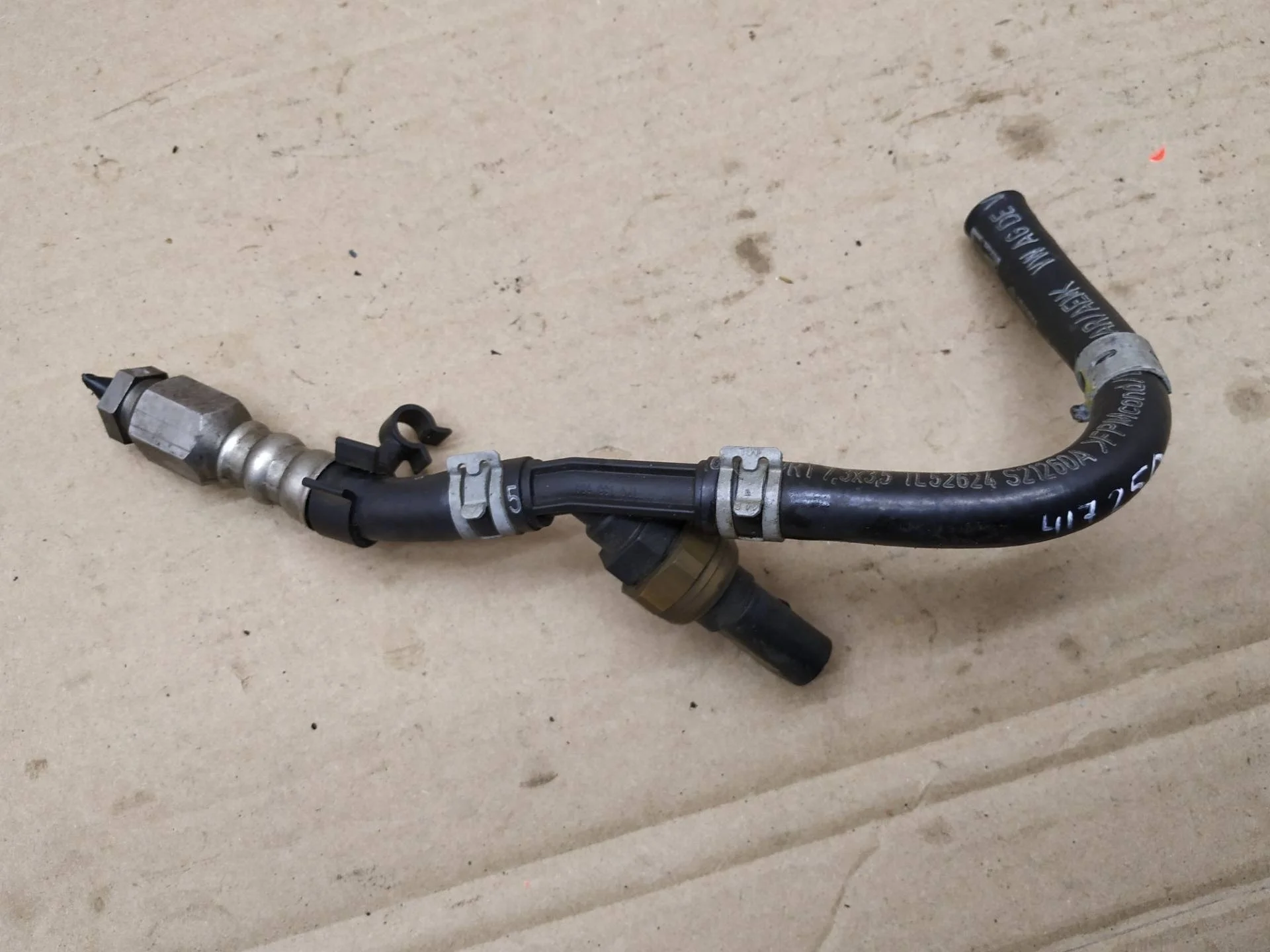 патрубок (трубопровод, шланг) Volkswagen Touareg 2 7P6 2012