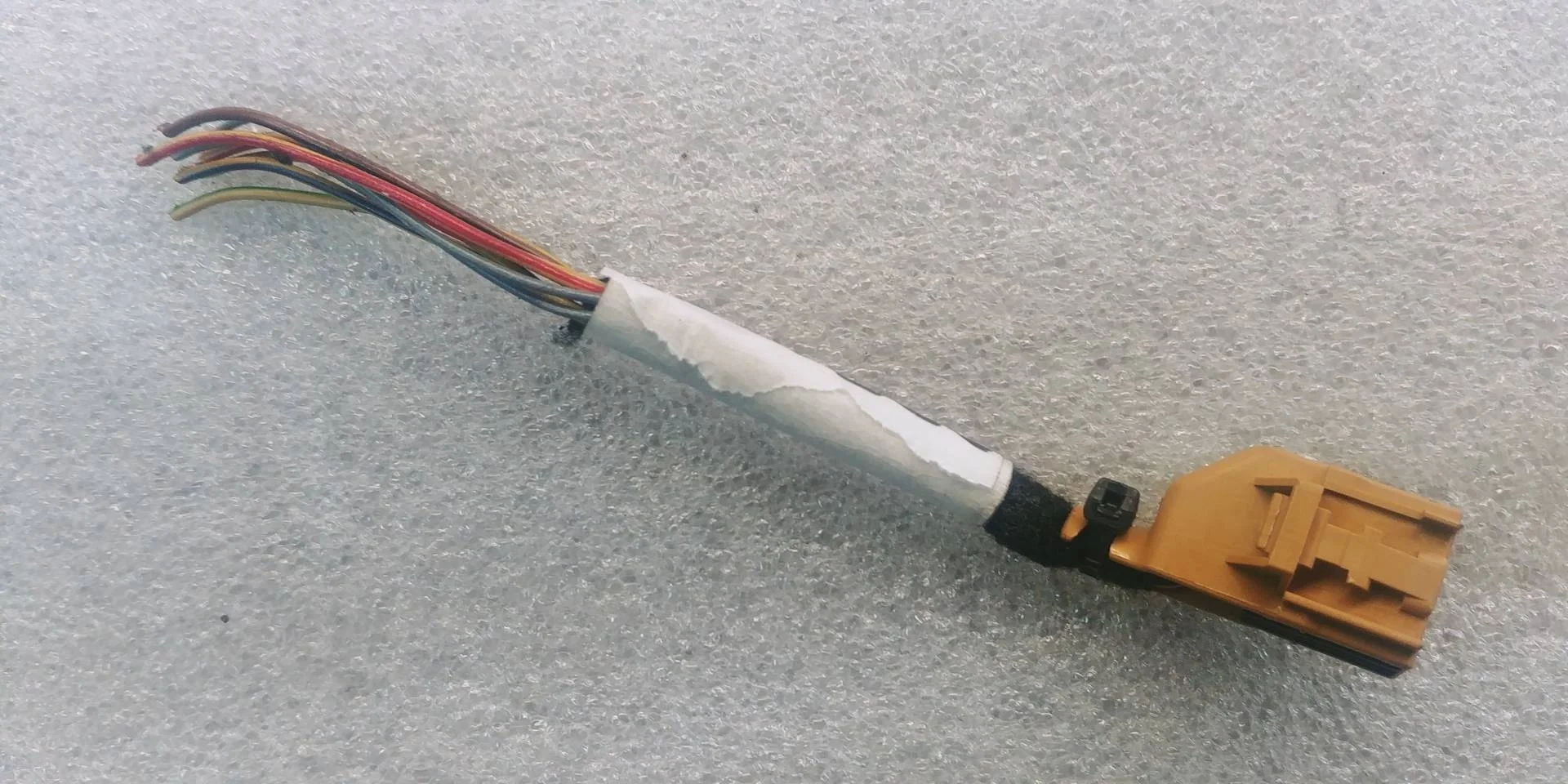 разъем (фишка) проводки Volkswagen Touareg 2