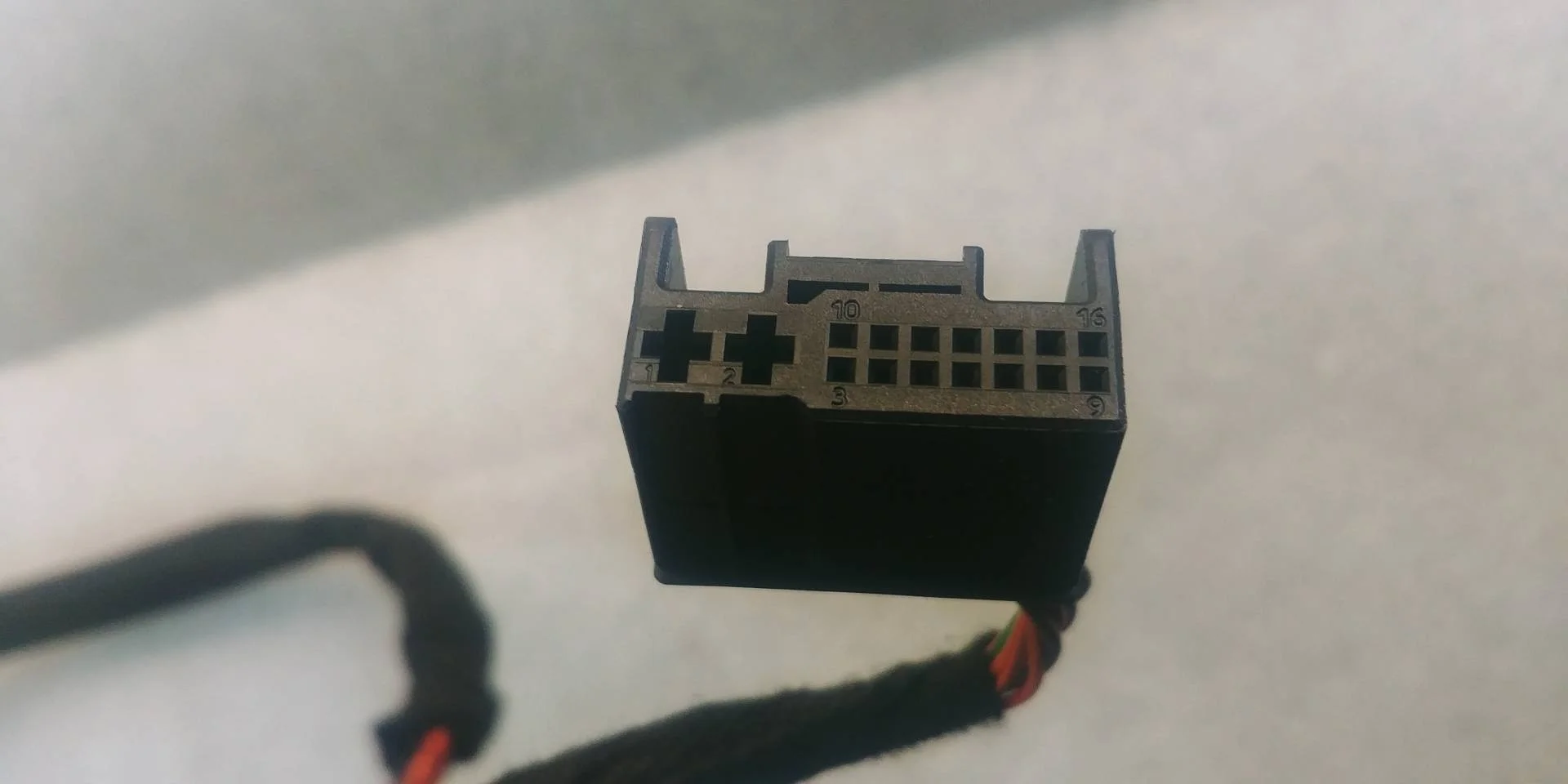 разъем (фишка) проводки Volkswagen Touareg 2