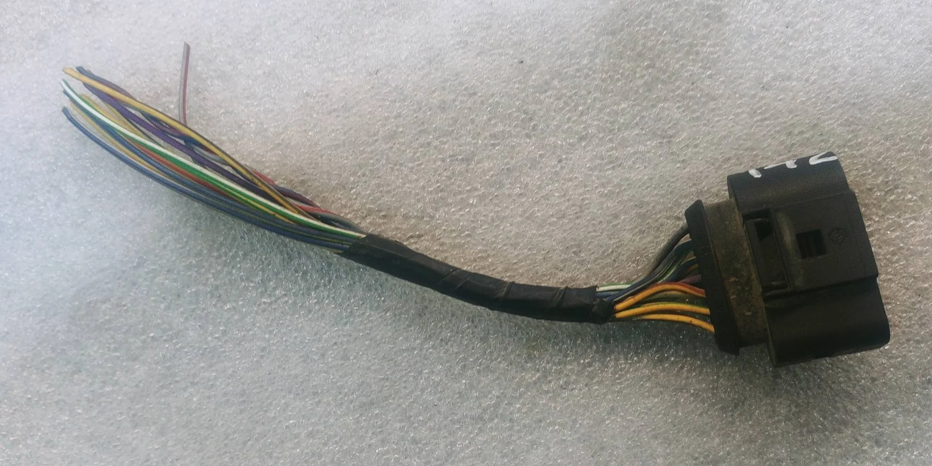 разъем (фишка) проводки Volkswagen Touareg 2