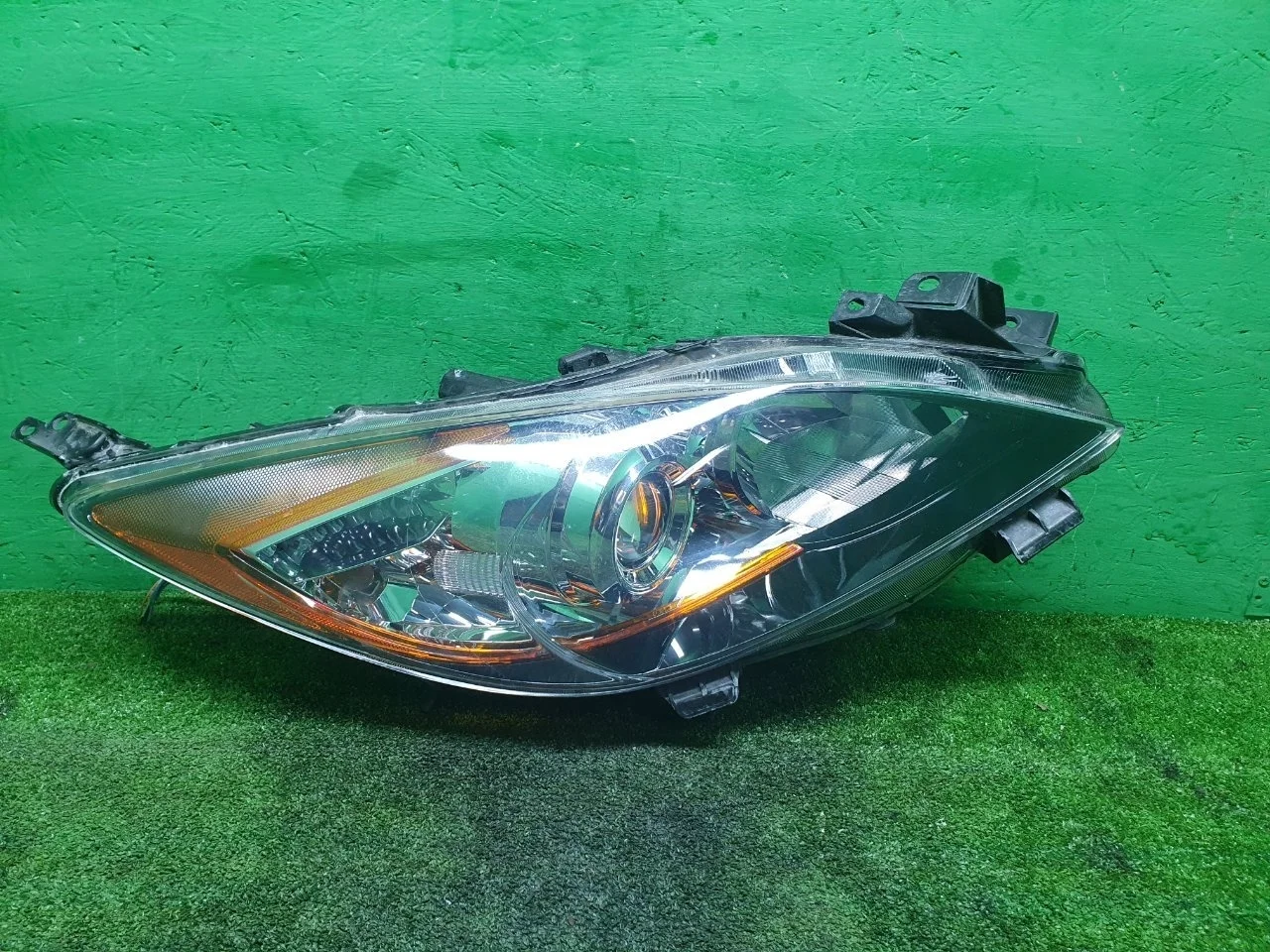Фара галоген Mazda 3 2009-2013 BL
