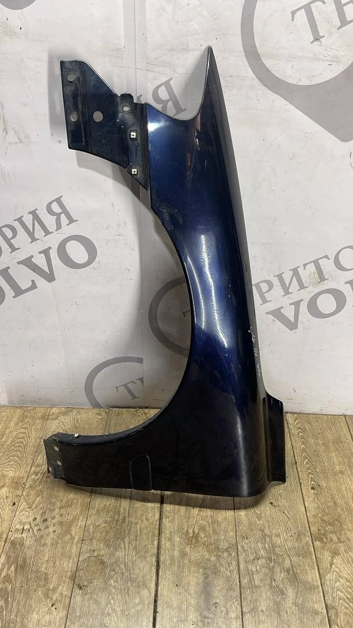 Крыло переднее левое