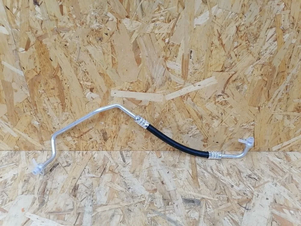 Трубка кондиционера Renault Logan II (2012—2018) 924408632R