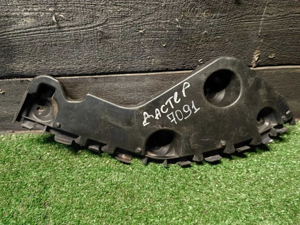 Кронштейн заднего бампера левый Renault Duster I