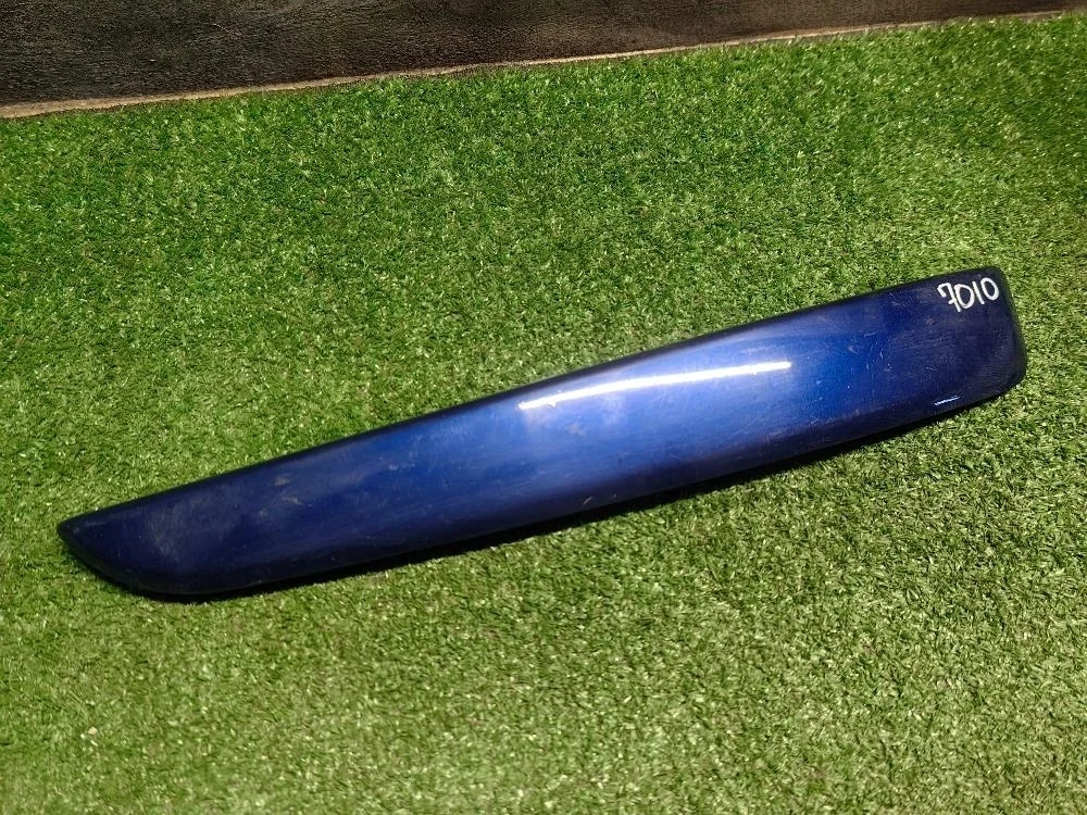 Молдинг переднего бампера правый Opel Zafira B