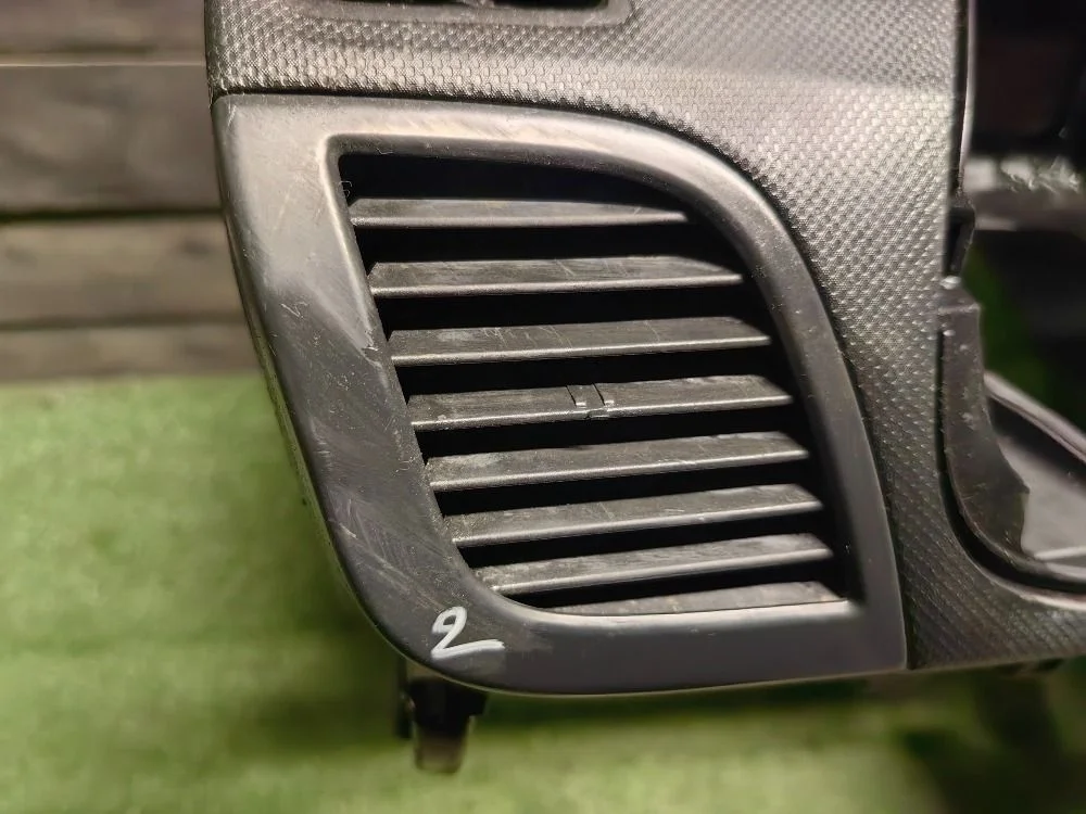 Дефлектор воздушный левый Hyundai Solaris