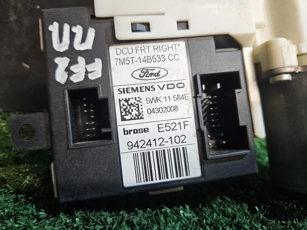 Моторчик стеклоочистителя передний Ford Focus II