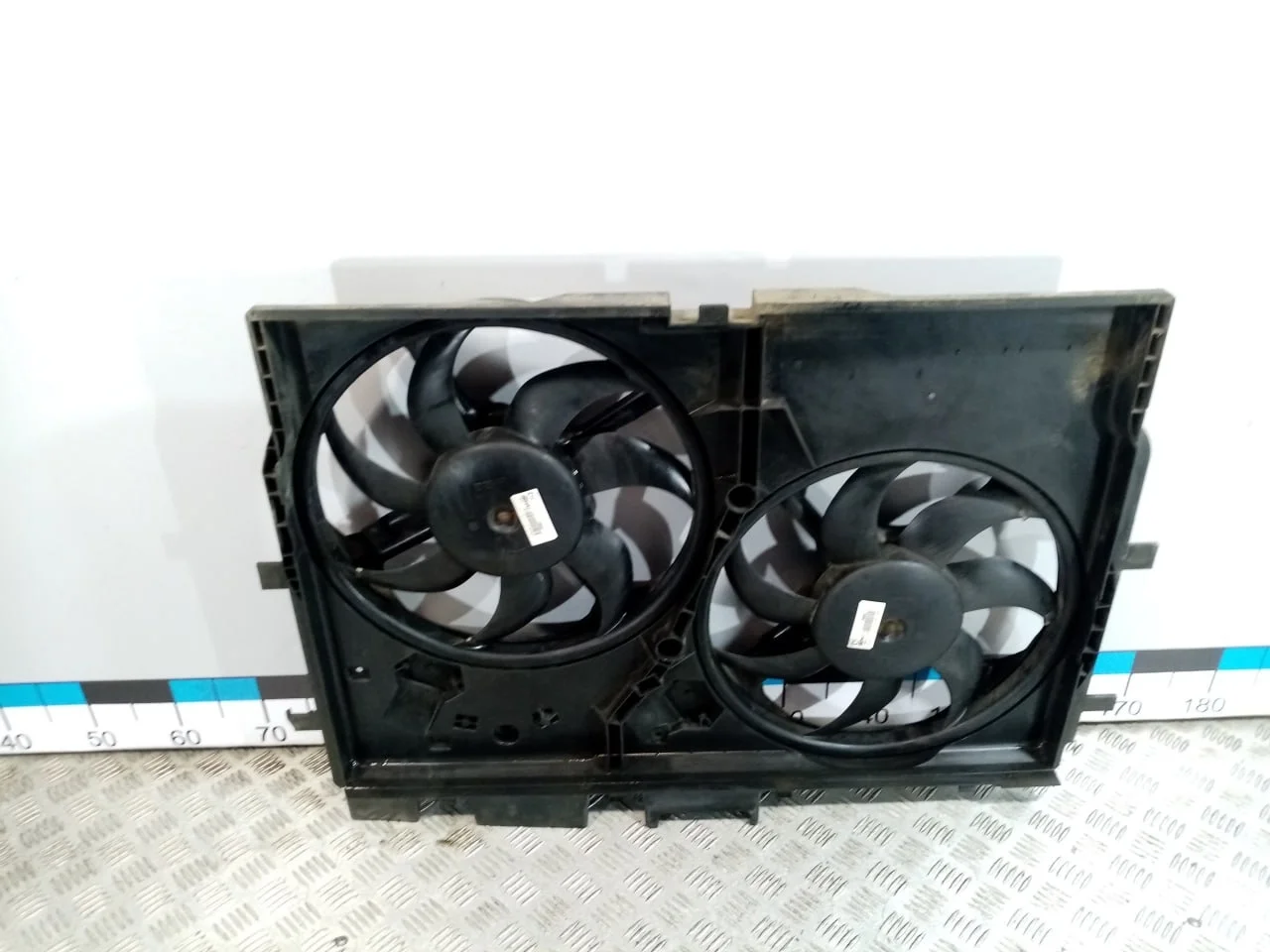 [Б/У] Вентилятор радиатора [Код: 00666557 ]