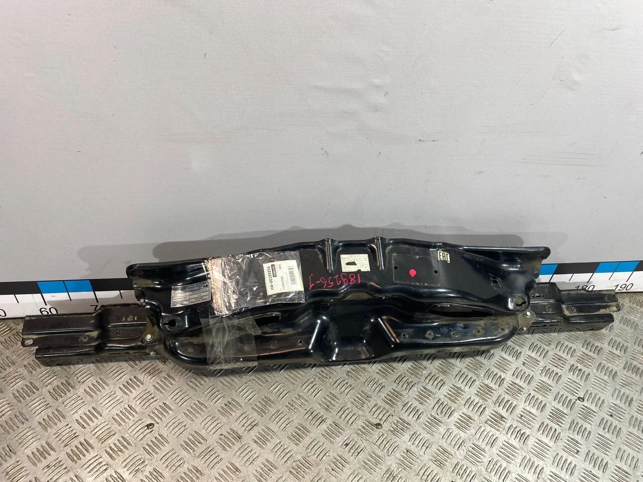 [Б/У] Панель передняя - (Состояние: обломаны шпильки замка) [Незначительные дефекты] [Код: 00666701 ]