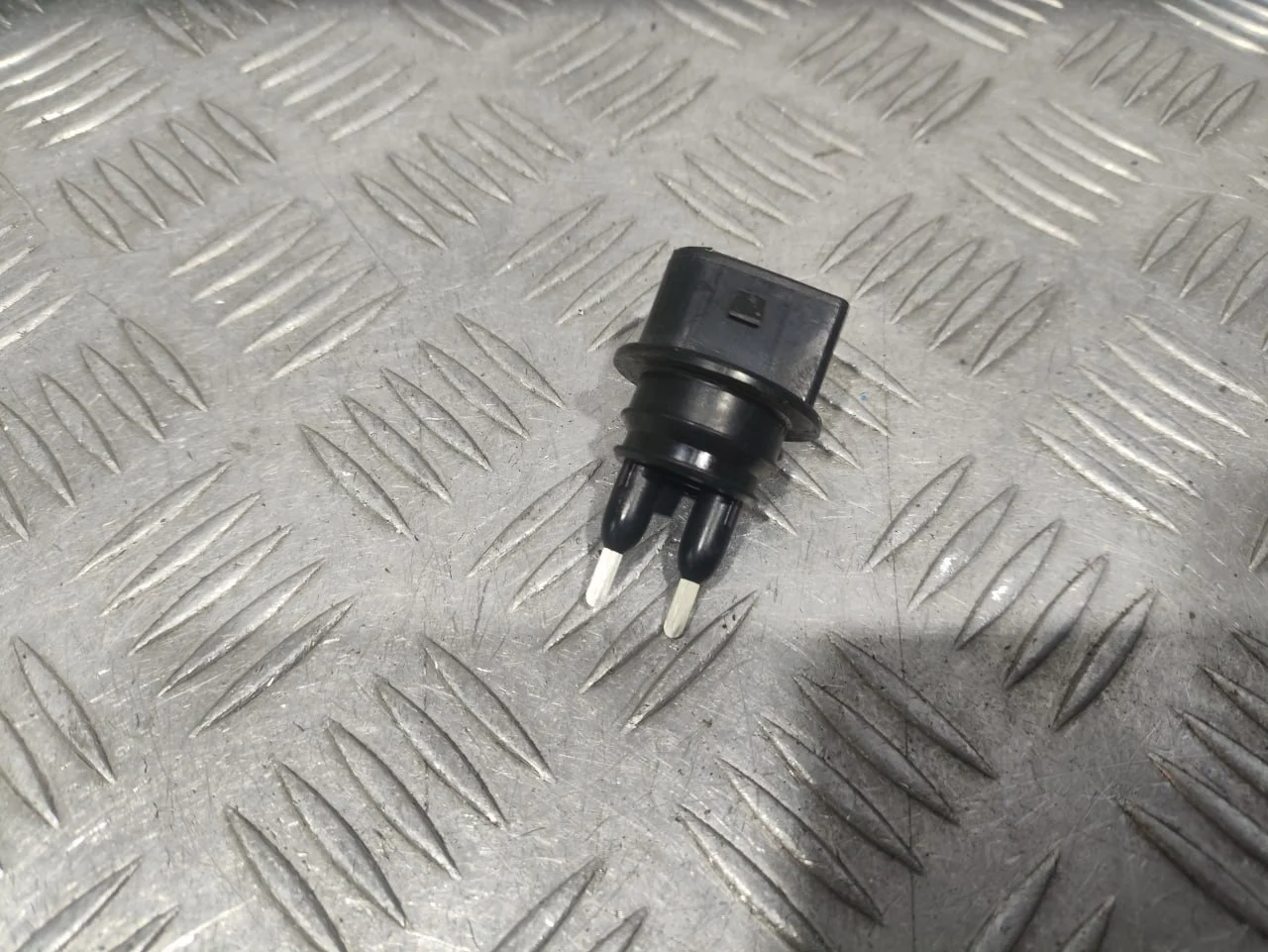 [Б/У] Датчик уровня жидкости в бачок омывателя [Код: 00667325 ]