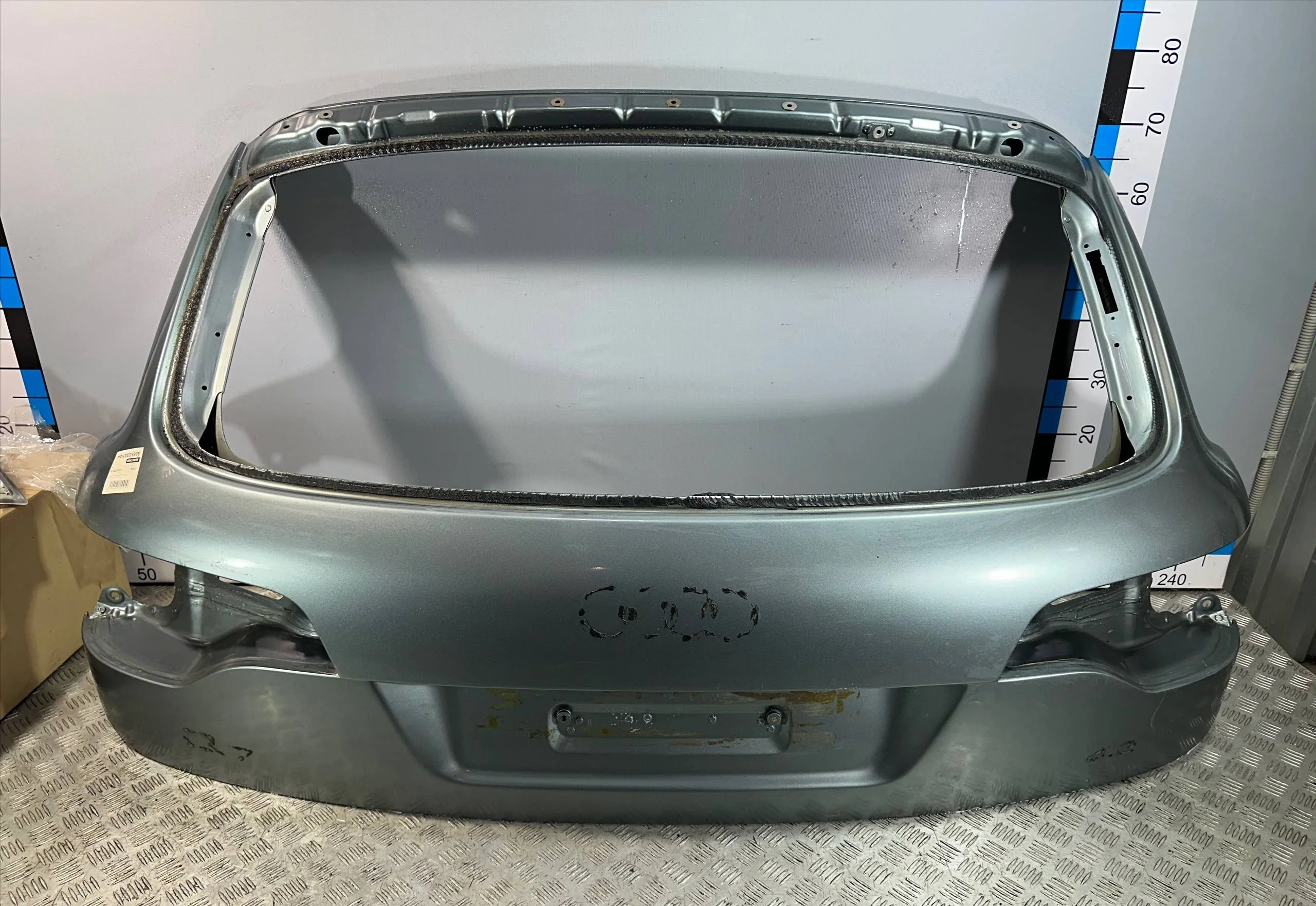 [Б/У] Дверь багажника Audi Q7 4L 2005-2015 - заварена внутренняя стенка, следы коррозии [ХОРОШЕЕ] [Код: 00415959 ]