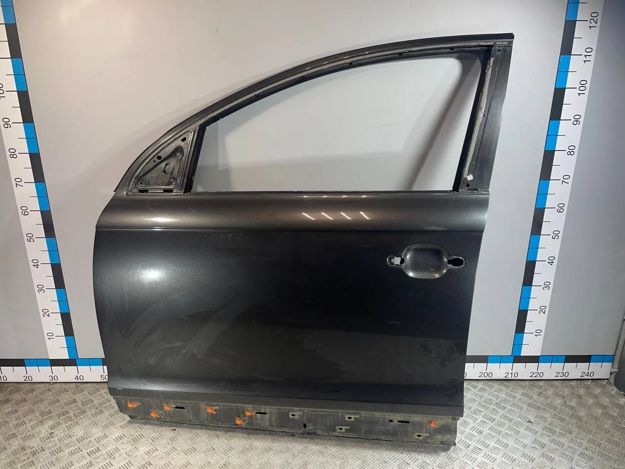 [Б/У] Дверь передняя левая Audi Q7 4L 2005-2015 - (Состояние: небольшая вмятина ) [ХОРОШЕЕ] [Код: 00667088 ]