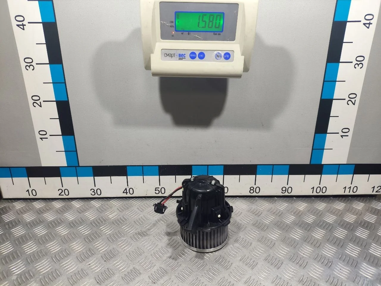 [Б/У] Моторчик отопителя [Код: 00668100 ]